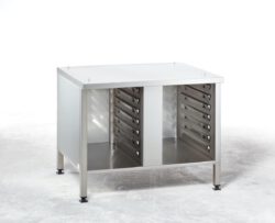 Stativ III till modell 6-1/1 och 10-1/1. Öppen på en sida. Mått:860x703x699mm