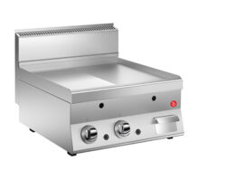 Gas stekhäll BARON N6FTT/G623 med 1/2 slät & 1/2 räfflad stekplatta, i AISI430 stål, 600x650mm, 13kW