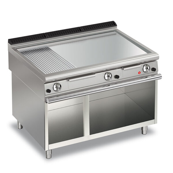 Gas stekhäll BARON Q90FTTV/G1223 med slät & 1/3 räfflad stekplatta i AISI430 stål, på öppet stativ, 1200x900mm, 31,5kW