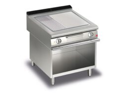 Elektrisk stekhäll BARON Q90SFTV/E823 med slät & 1/3 räfflad stekplatta i AISI430 stål, på öppet stativ, 800x900mm, 15kW