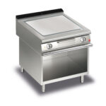 Elektrisk stekhäll BARON Q70SFTV/E805 med slät kromat stekplatta, på öppet stativ, 800x700mm, 10,8kW