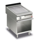 Elektrisk stekhäll BARON Q70SFTV/E613 med räfflad stekplatta i AISI430 stål, på öppet stativ, 600x700mm, 5,4kW